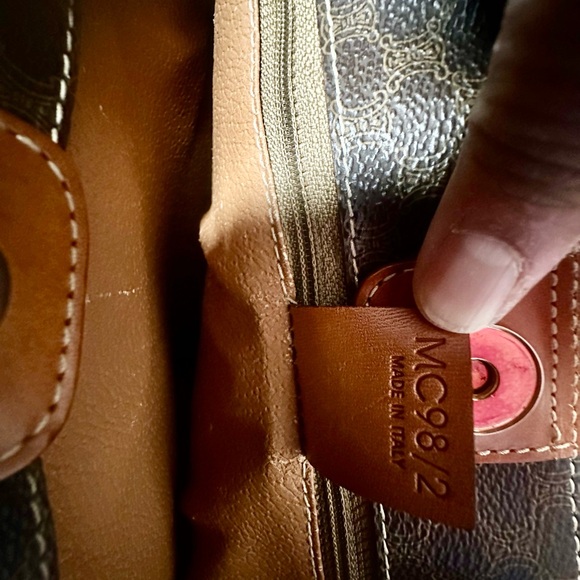 Céline Macadam Vintage Handbag with Round Handle - Picture 11 of 17